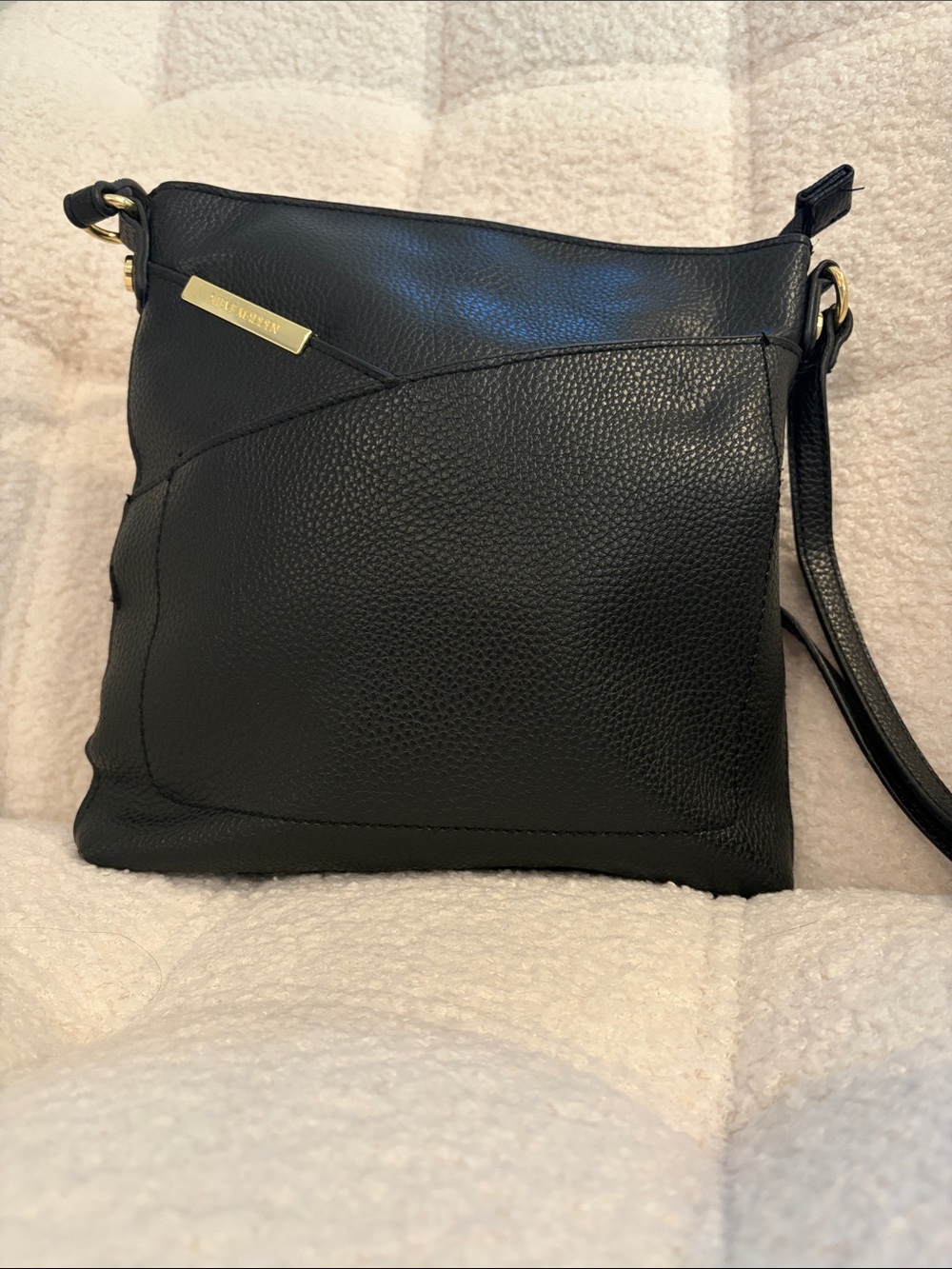 Steve Madden Black Pebbled Leather Crossbody with Gold Plaque